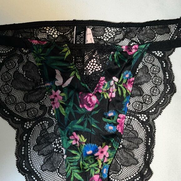 VICTORIA’S SECRET VERY SEXY LACE BACK FLORAL FRONT STRING BIKINI PANTIES- NWT’S - Picture 4 of 5